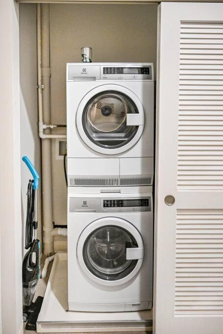 2Br Unit With Game Machine With Pool And Gym Access-602 Lägenhet Cleveland Exteriör bild