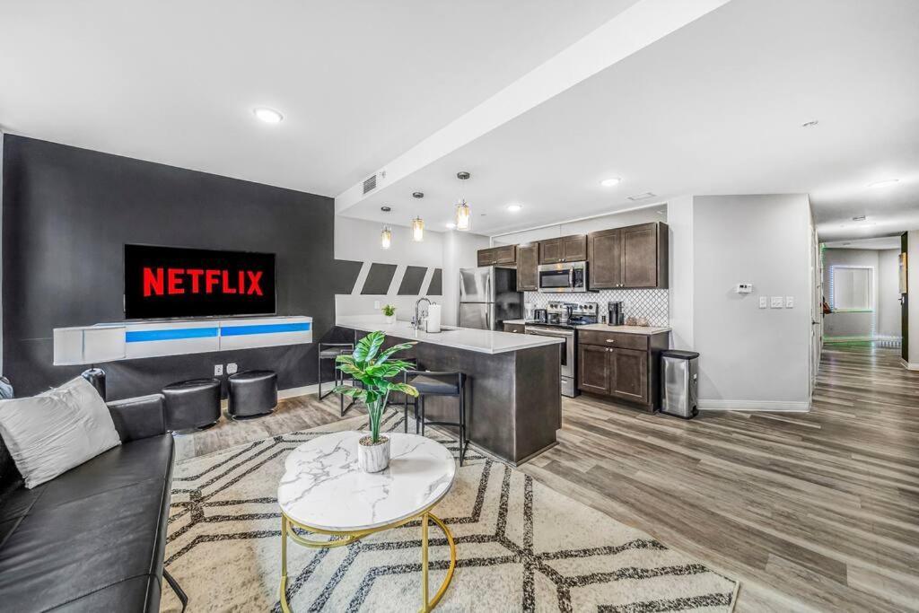 2Br Unit With Game Machine With Pool And Gym Access-602 Lägenhet Cleveland Exteriör bild
